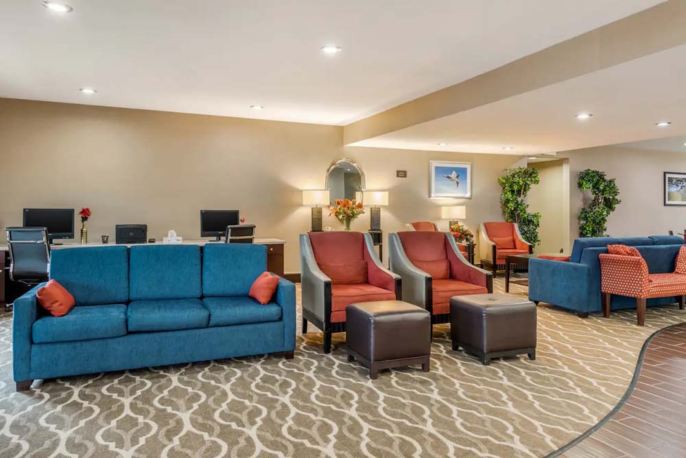 Comfort Suites